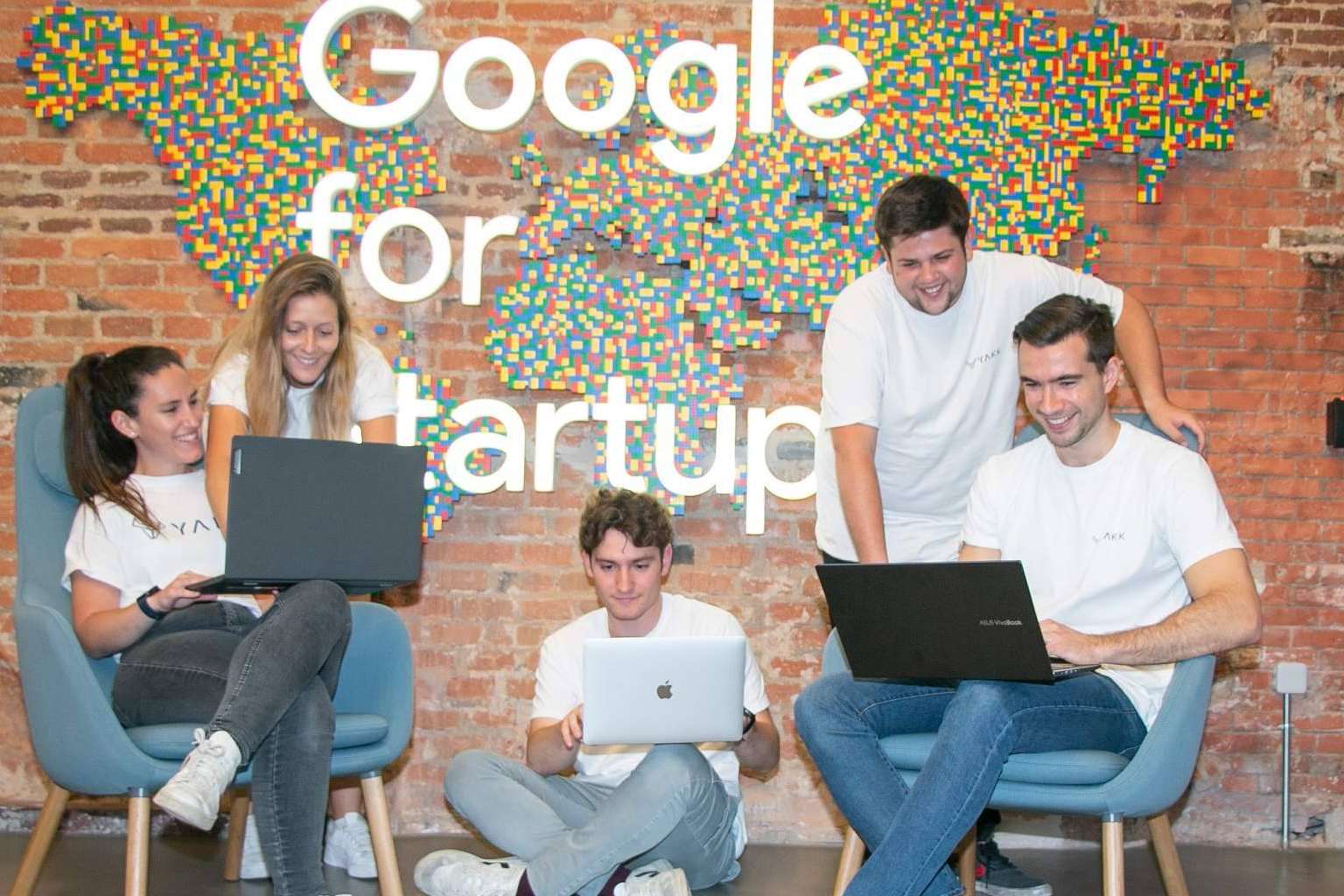La start-up Yakk presenta su nuevo software con el que las empresas tendrán todos sus dispositivos tecnológicos controlados en una sola plataforma