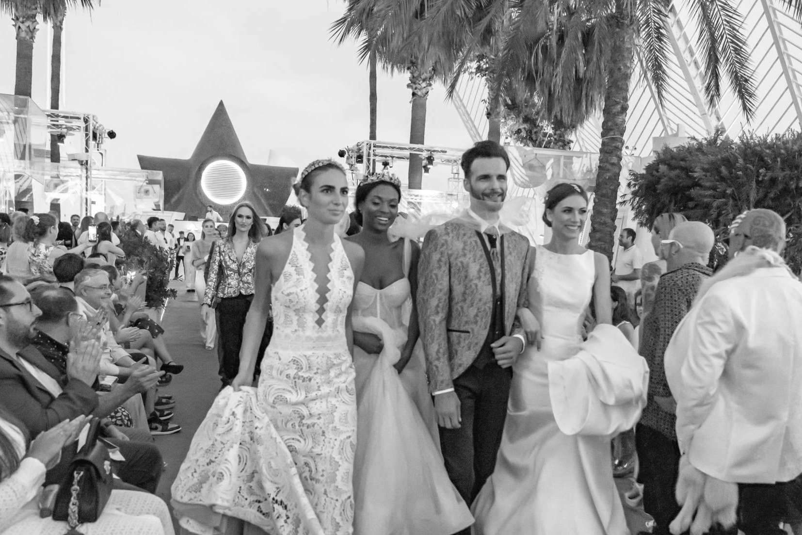 En Afrodita II 'El guardián de la moda', un desfile benéfico con los diseñadores nupciales valencianos más destacados, desfila Atelier de Bodas