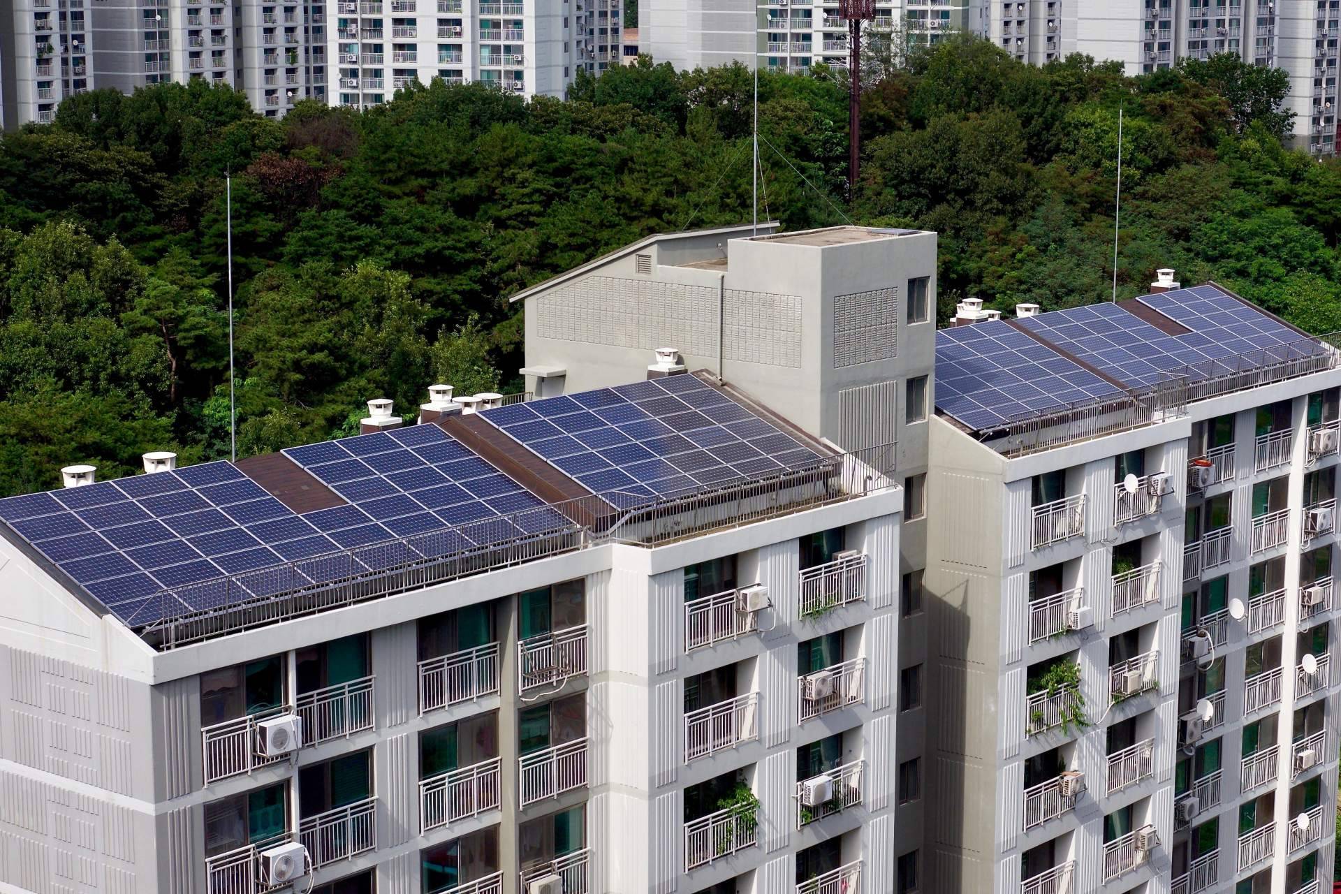 Instalar paneles solares en fachadas de la mano de Sud Renovables