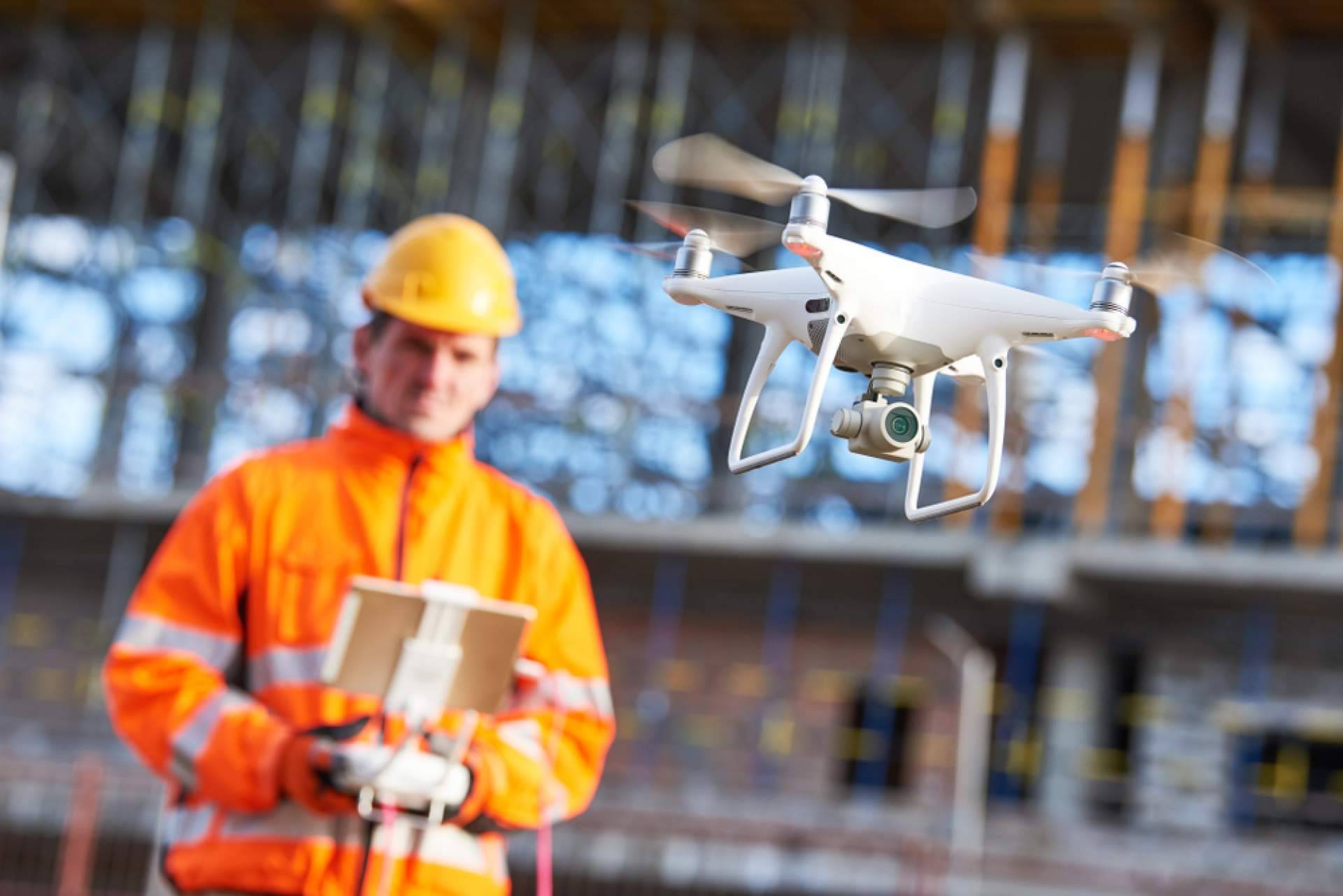 FRP Advanced Technology dispone de drones para trabajos de inspección industrial