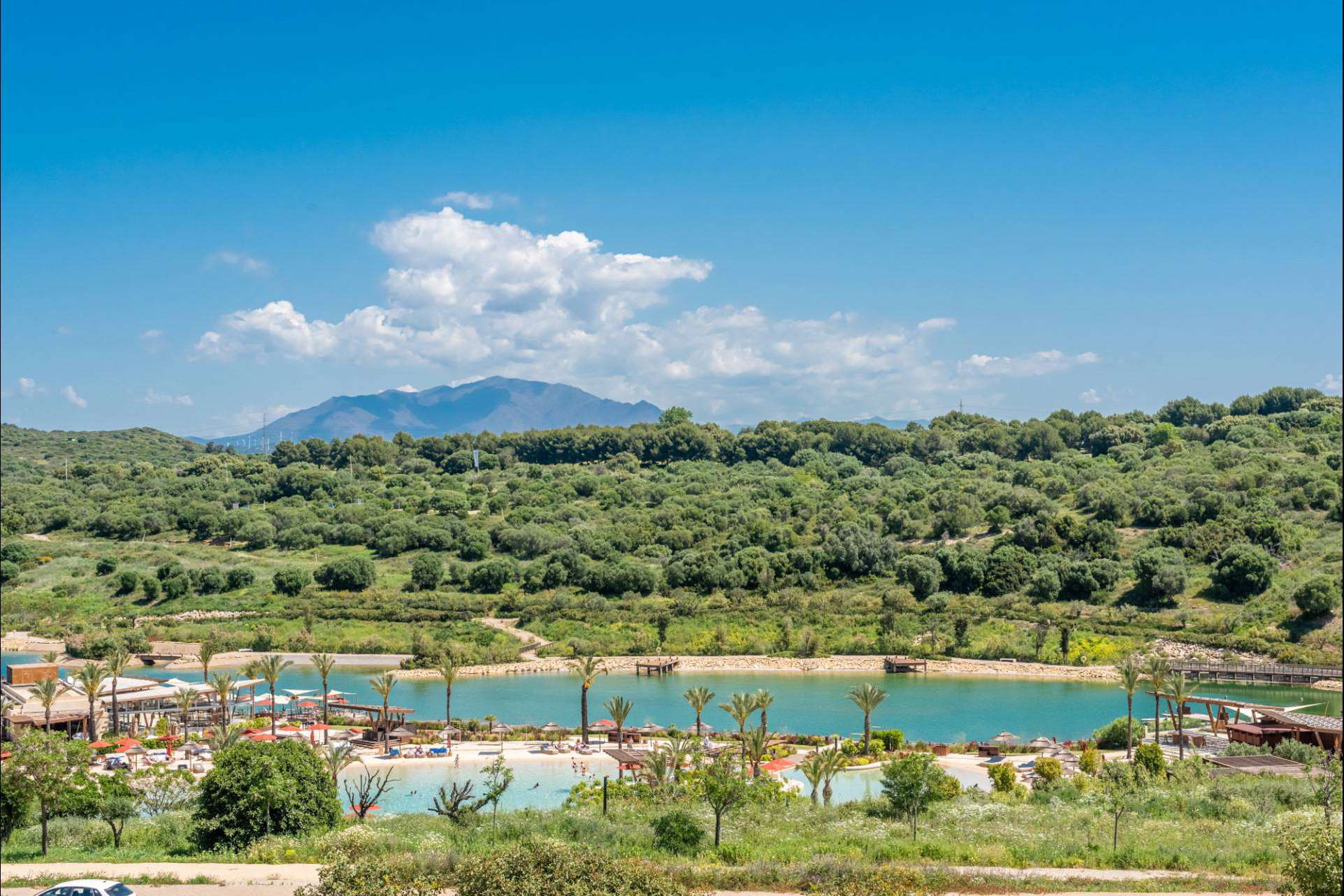 Tener una casa en Sotogrande y disfrutar de una vida exclusiva en la Costa del Sol es una realidad gracias a Noll Sotogrande
