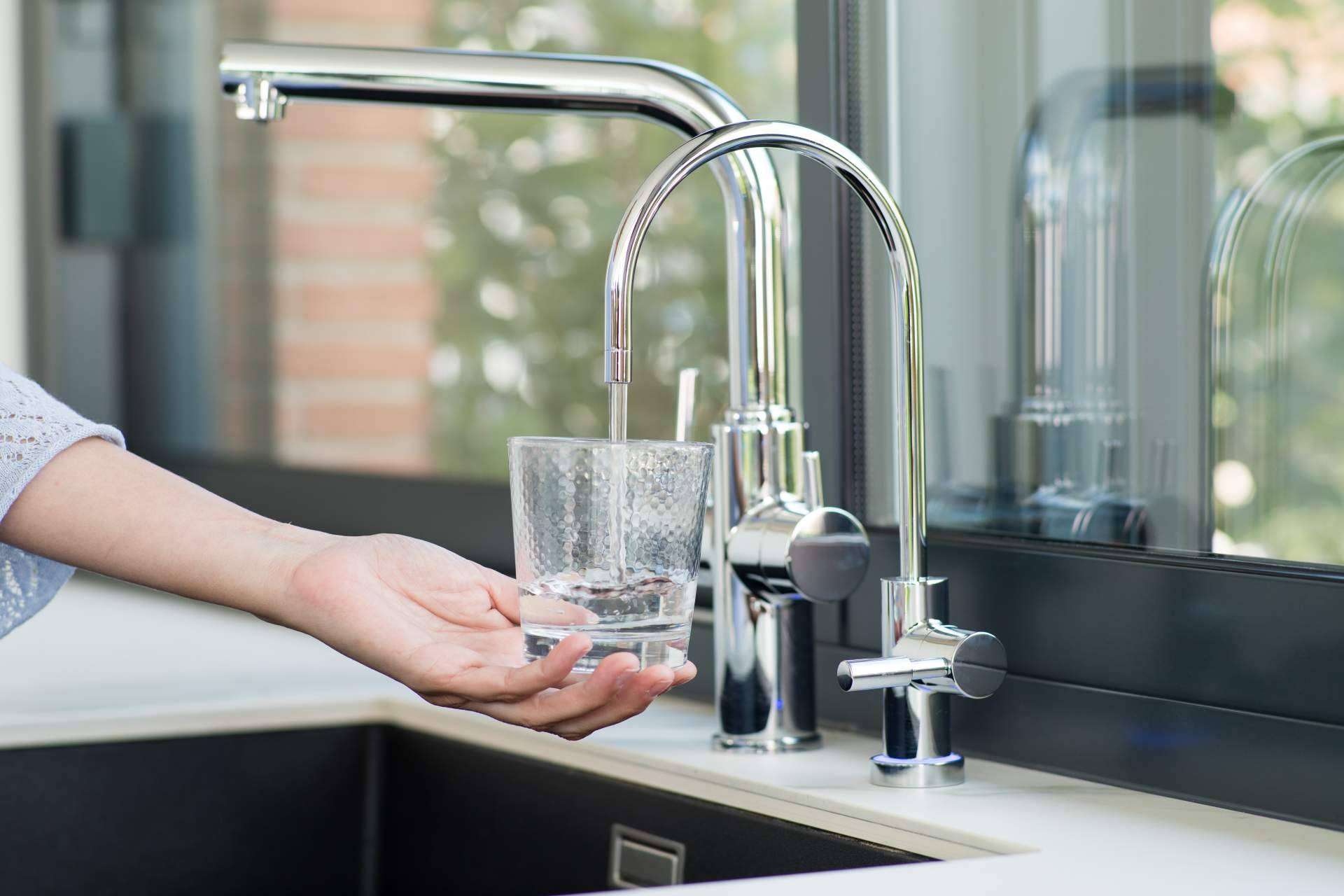 Agua del grifo de calidad con los servicios de Aquaflix