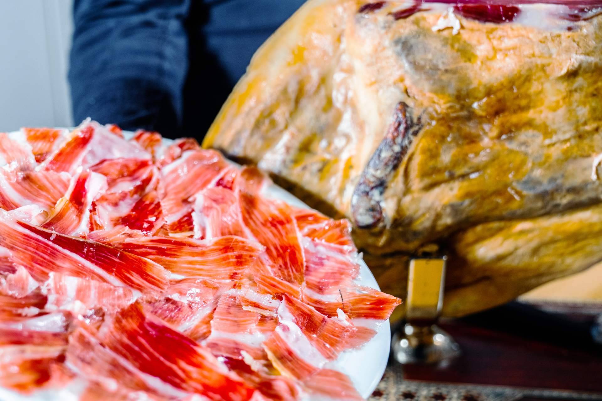 Bendita Extremadura ofrece variedad en cestas regalo