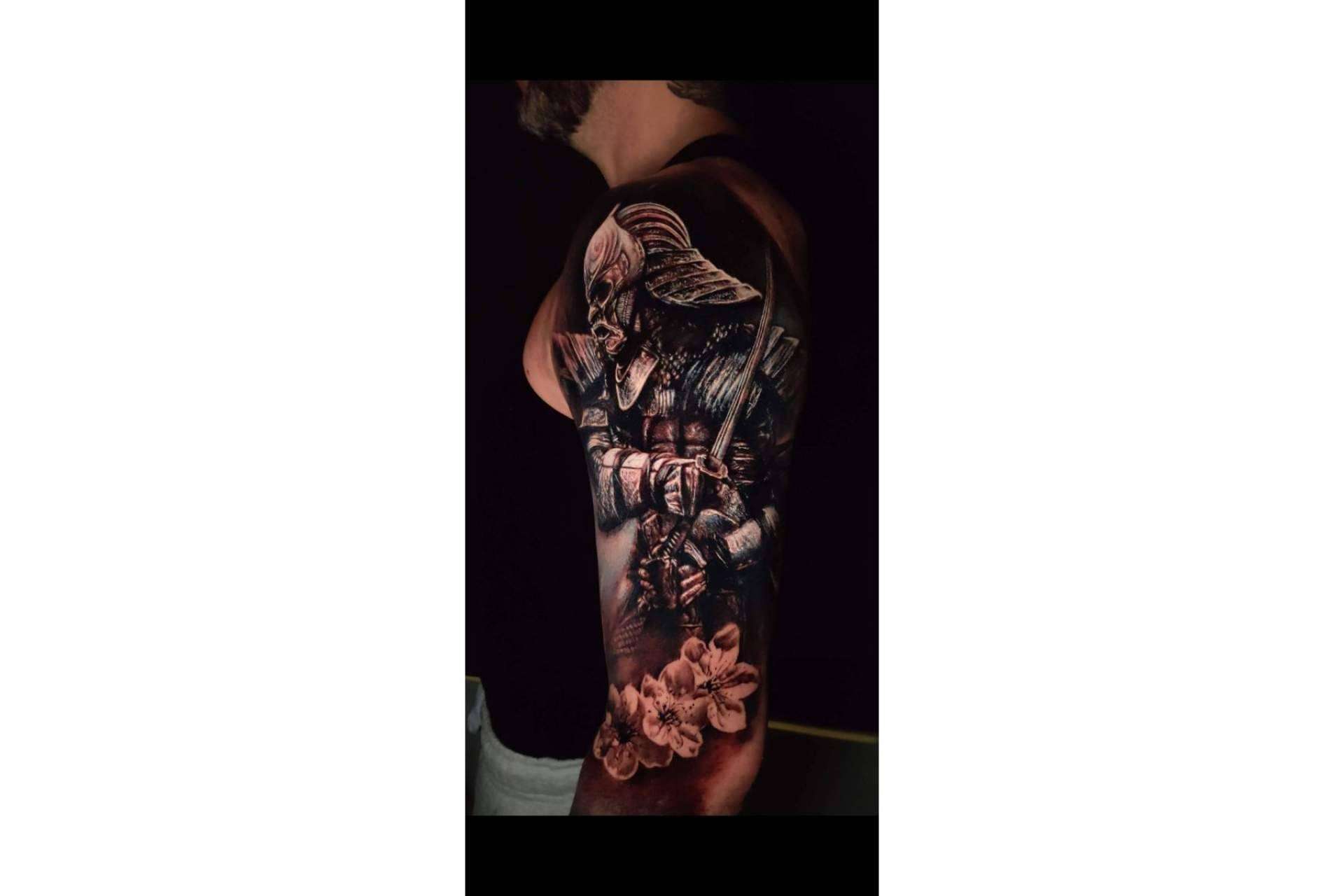 Jose Piñeiro Corvo diseña tatuajes de moda
