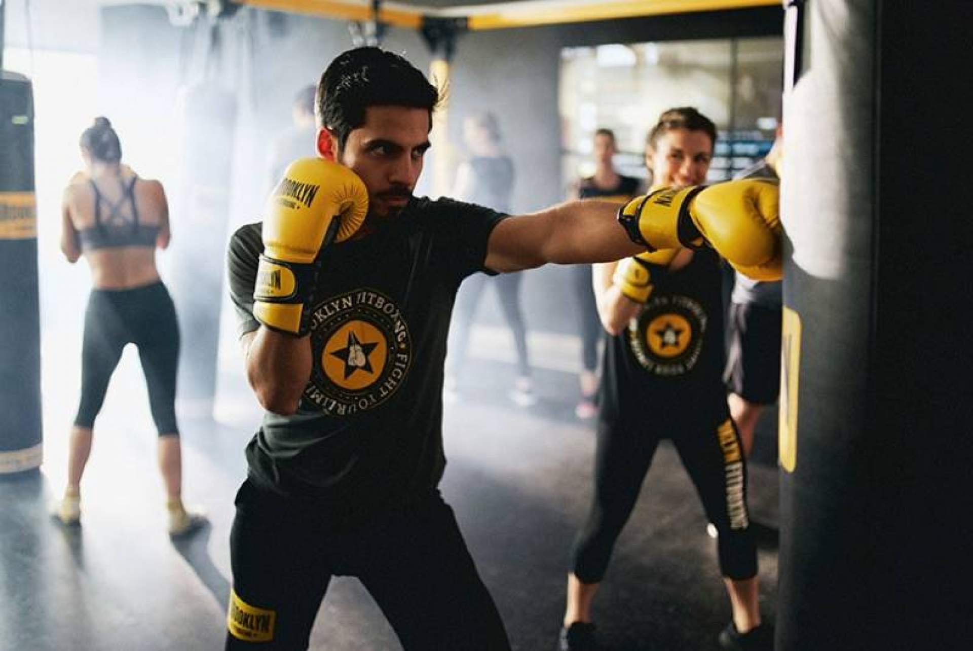 Quienes no tienen tiempo de ir al gimnasio puede encontrar la solución en Brooklyn Fitboxing
