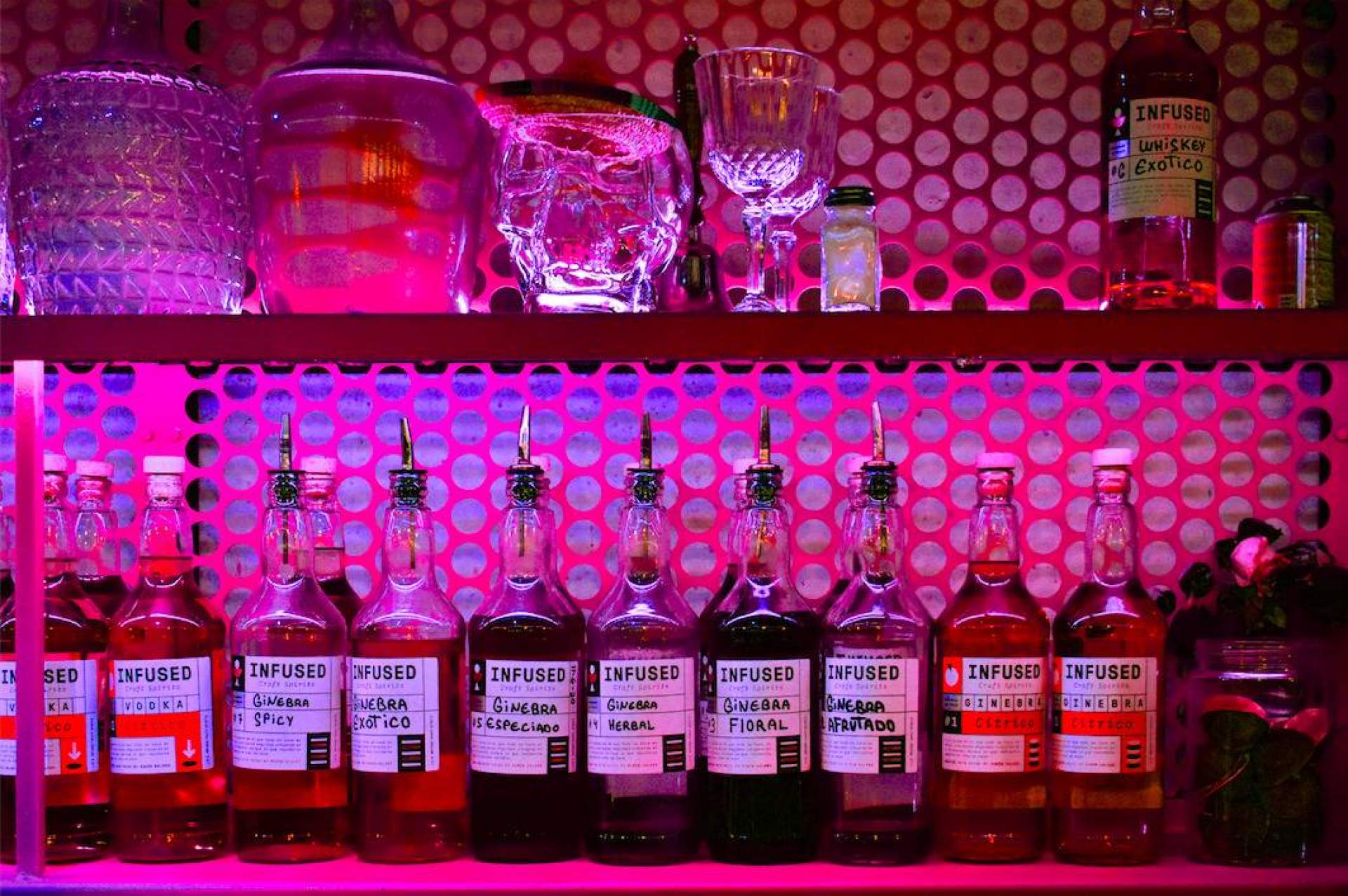 Música, buen ambiente y el arte de la coctelería en el centro de Madrid