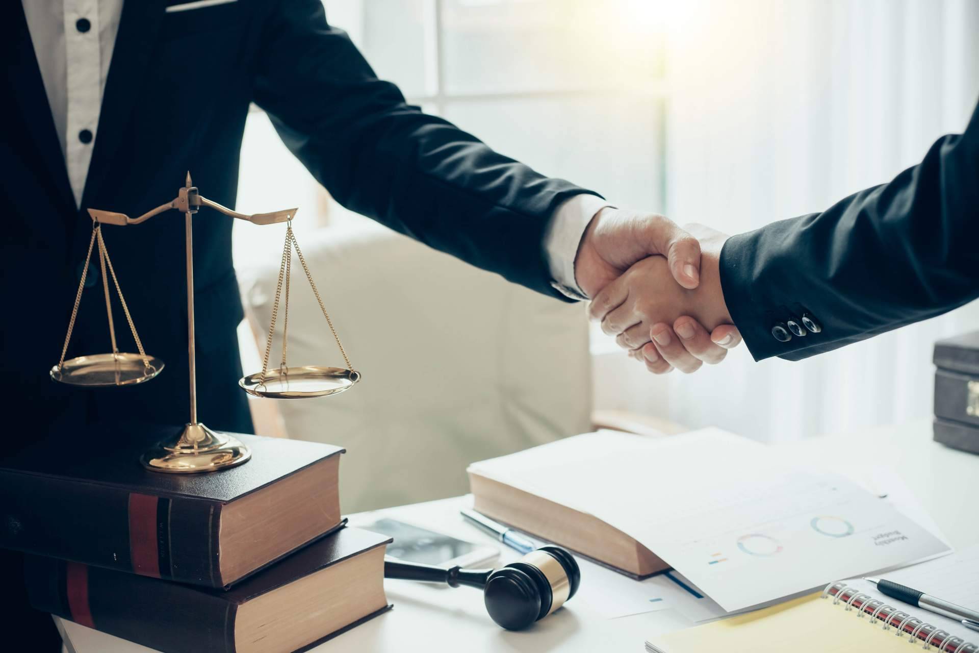 Uso compartido de bienes comunes en comunidades de vecinos. Las preguntas más recurrentes, por Bazán Abogados