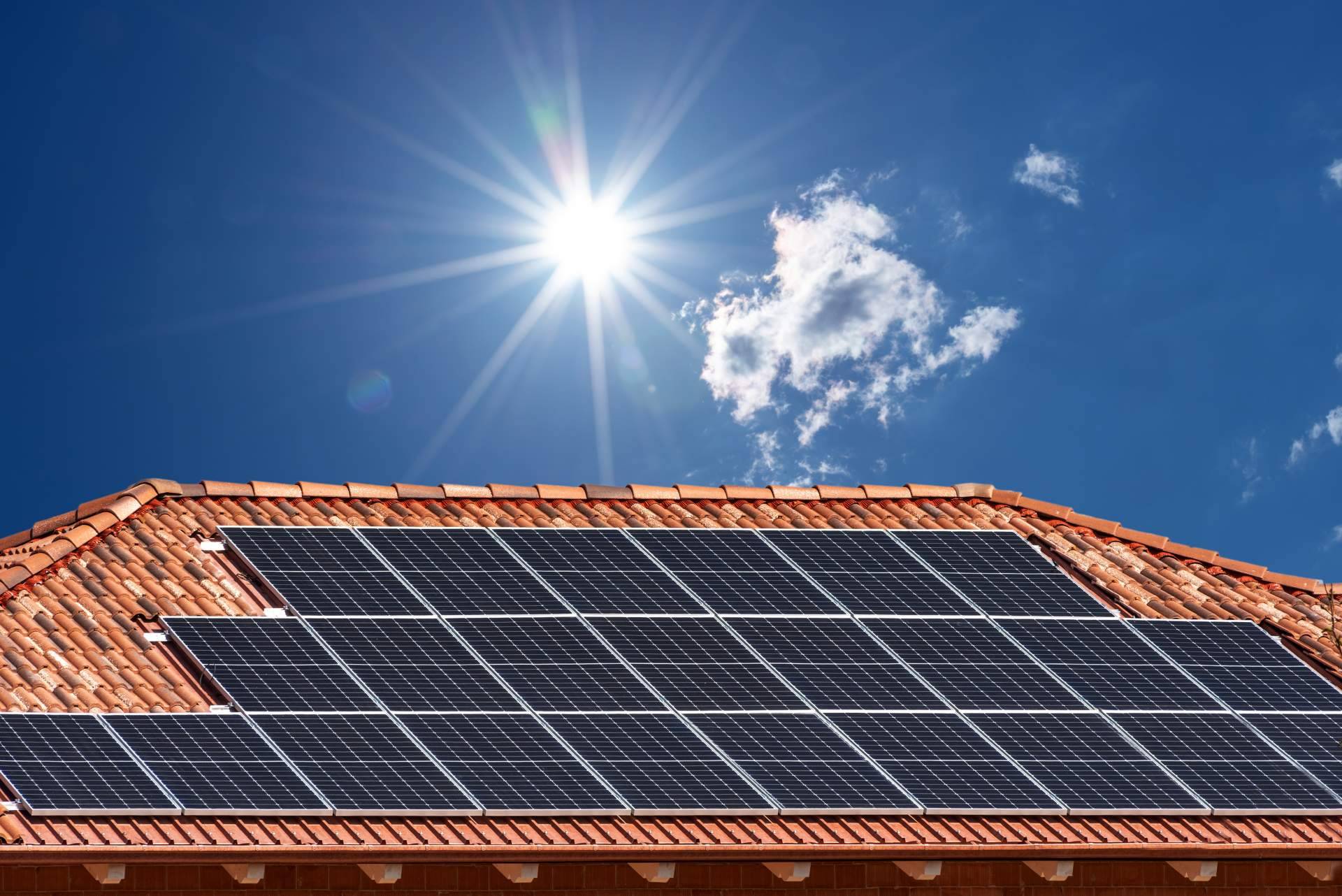 ¿Cómo encontrar un buen presupuesto para la instalación de placas solares en una vivienda? Megawatt